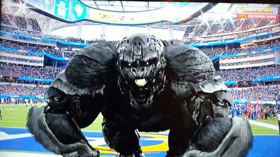 Rise Of The Beasts Optimus Primal On Nickelodeon NFL Nickmas Game  (2 of 16)